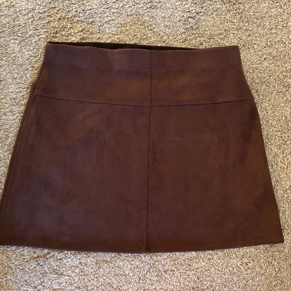 Max Studio faux brown suede mini skirt - Picture 1 of 5